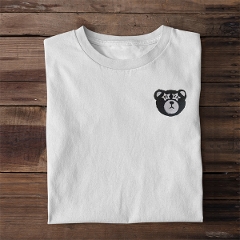 クマ ブスネコ　白黒 モノクロ　刺繍＆バックプリントロゴ   プリント Tシャツ 