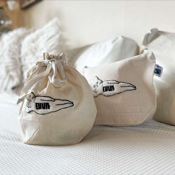 みい　　ワッペンポケット猫ちゃん　トートバッグ　小物入れ d275e91404697d9265ab309a362b03